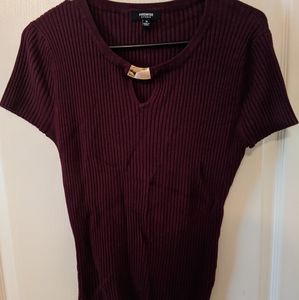 Maroon Short Sleeved Sweater w keyhole neck